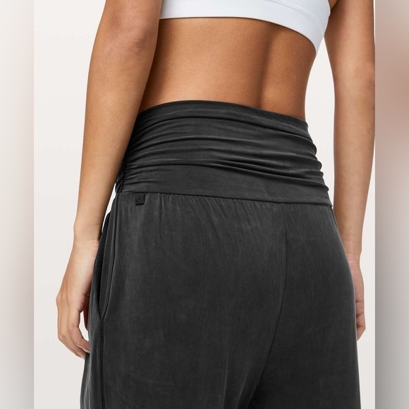 Lululemon Into Something Good - Picture 8 of 8